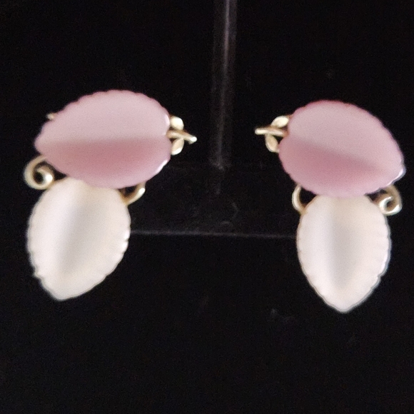 LISNER * Rare * Vintage SET!  LUCITE Leaves Lilac Necklace and Clip on Earrings - Picture 12 of 16